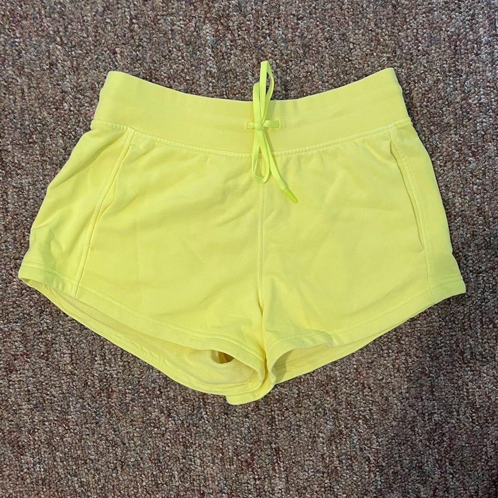 inner glow , HR short , size 8 NWT